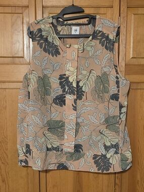 CAbi Peach Leaf-Print Button-Front Camisole with Green Foliage